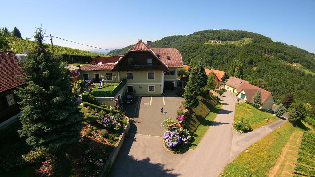 Gastehaus Kaiser Apartman Kitzeck im Sausal Kültér fotó